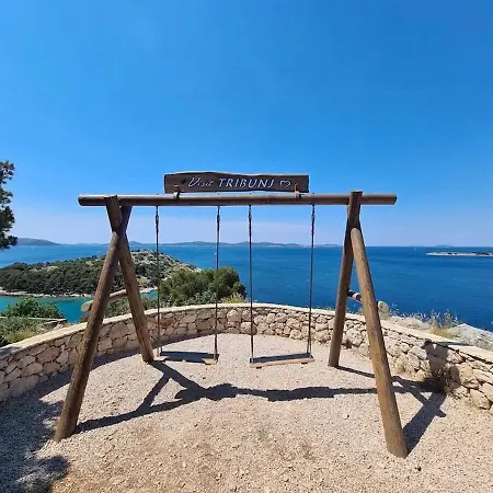 Nautical Nest Daire Tribalj