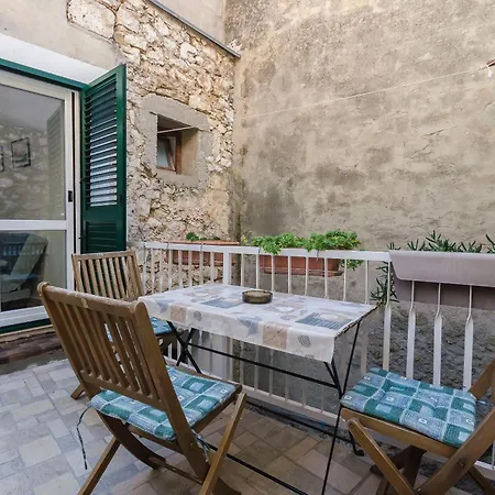 Nautical Nest Apartamento Tribalj